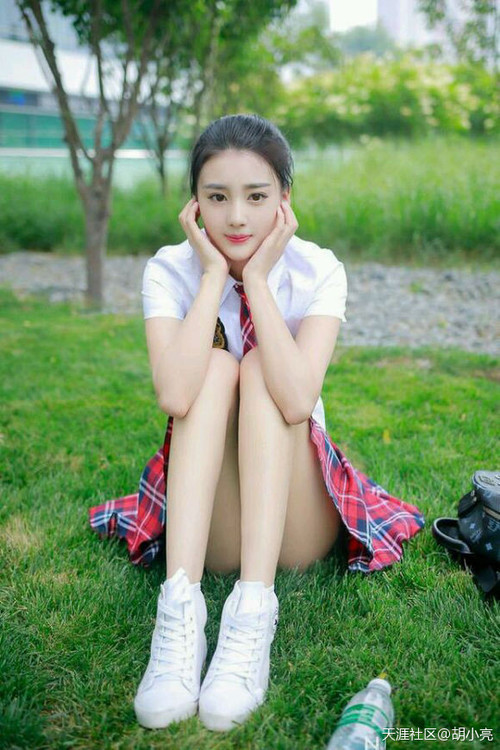 女子接力赛上演逆袭好戏,女子接力比赛4×100