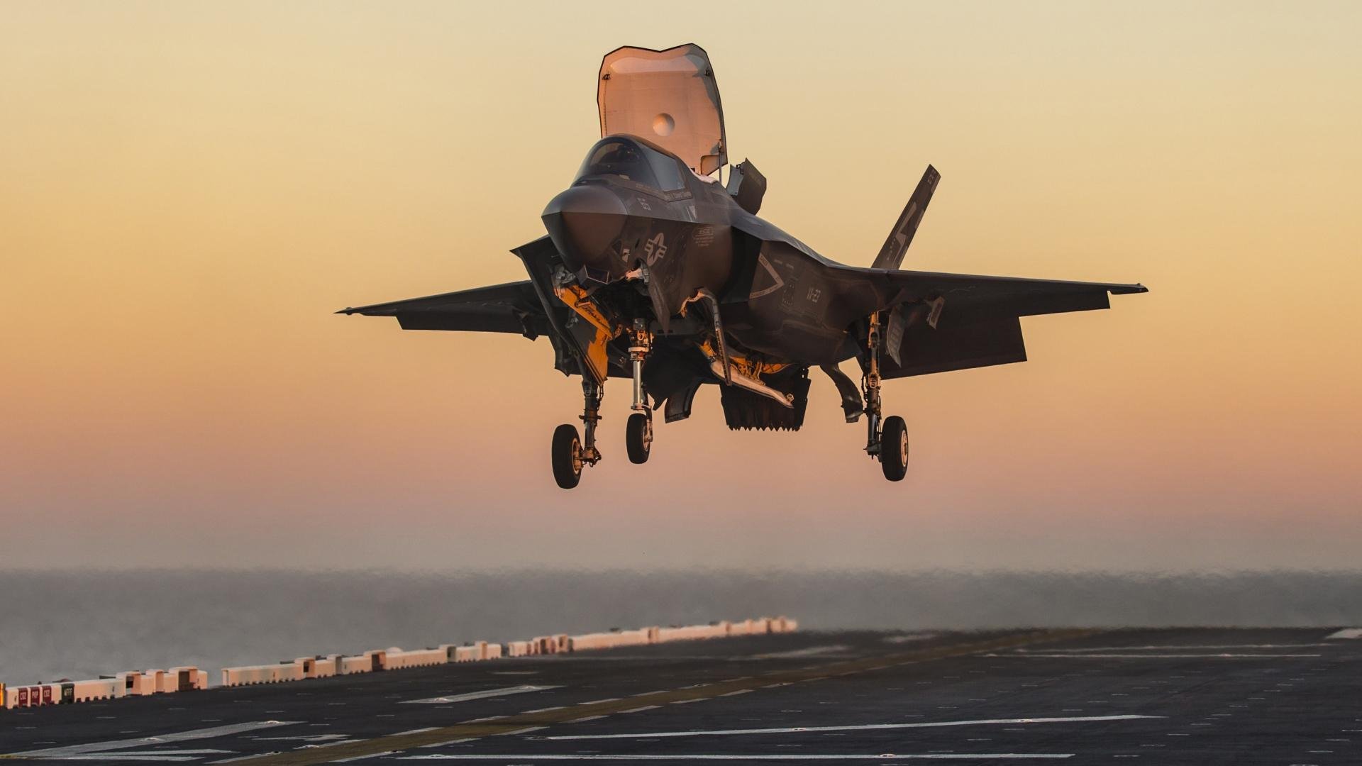 熊猫体育APP-阿莱克西决赛表现获教练高度评价，阿莱克西亚图片